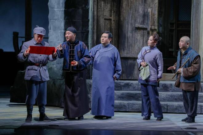 本71岁的陈佩斯终于扬眉吐气！和央视硬刚宁可退圈也不讨好资(图2)