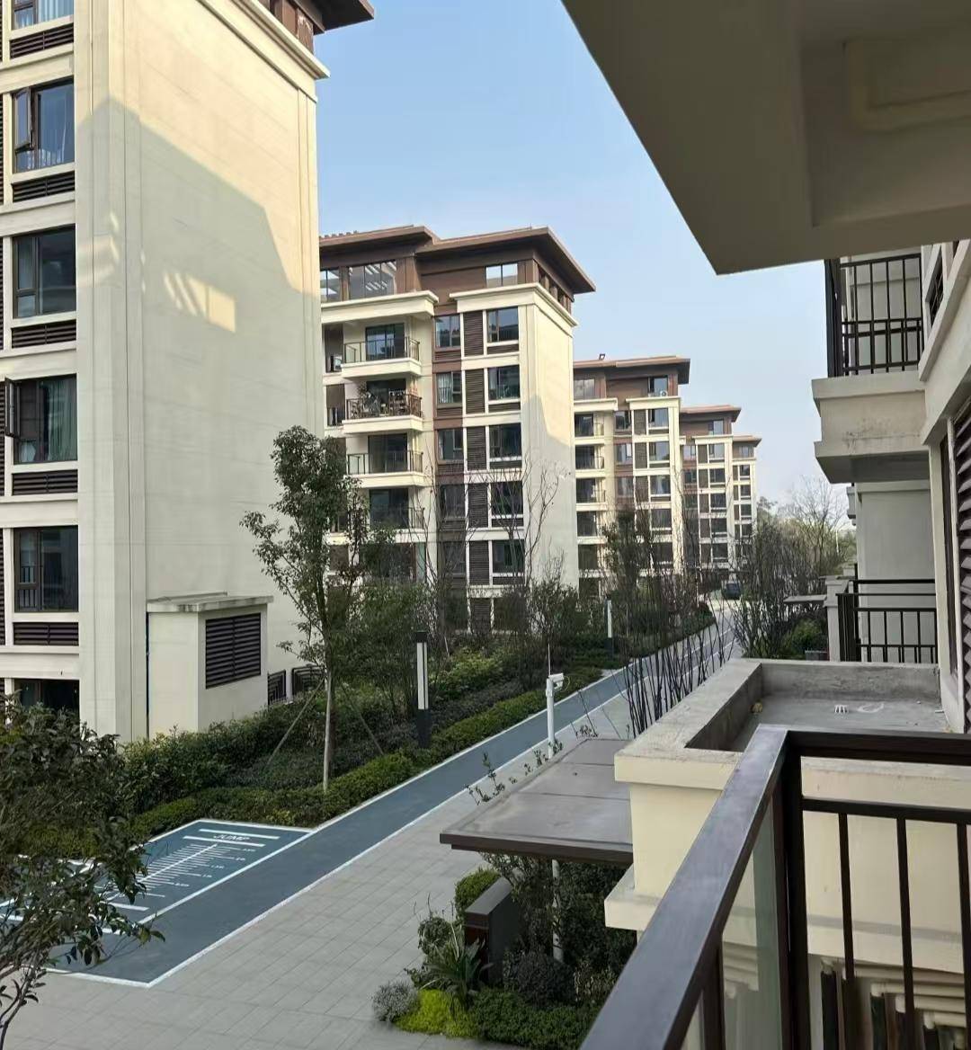 套户型丨最新房价+户型图+小区环境+配套+资讯+地铁距离+售楼处电话+一房一价保利天奕 (上海)网站-2025楼盘评测_上海浦东保利天奕 2025最新价格配(图54)